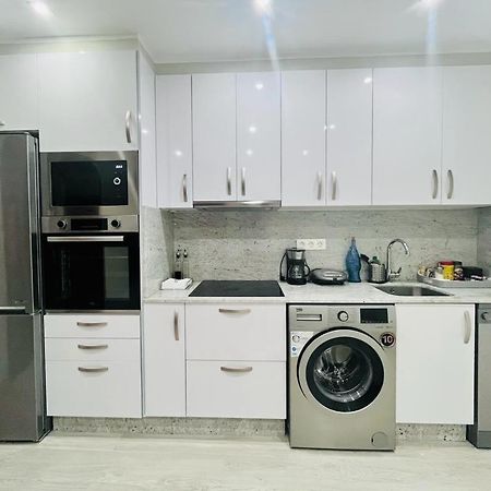 Apartamento Adosado Con Terraza En Playa America, Nigrán Exteriör bild