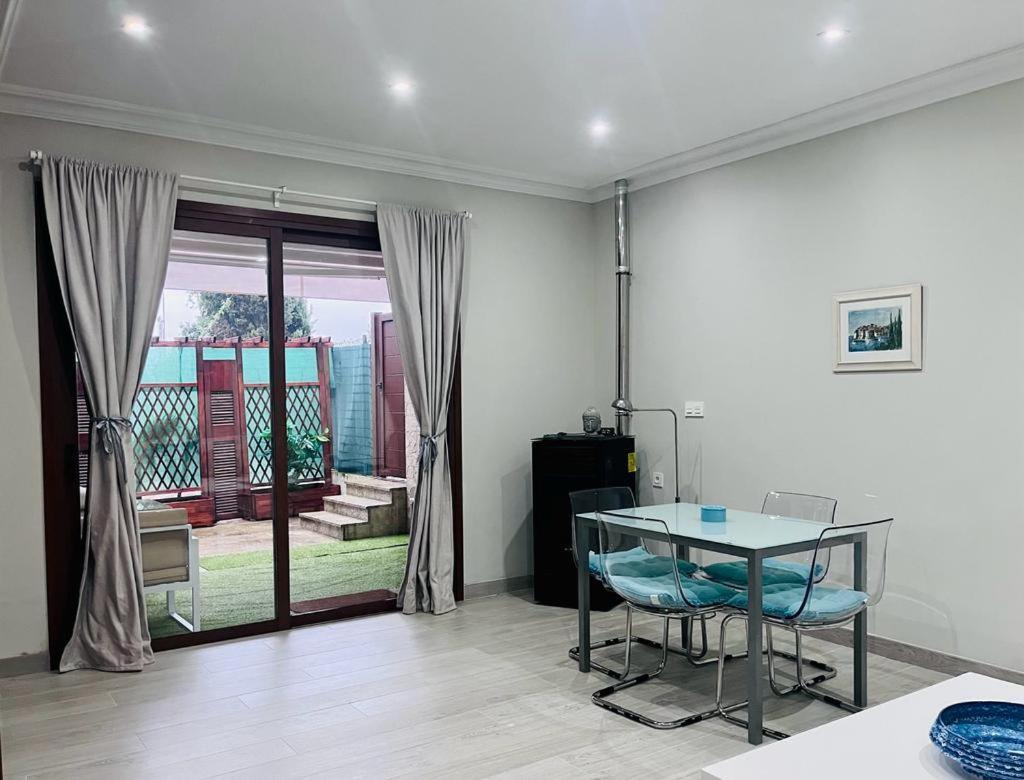Apartamento Adosado Con Terraza En Playa America, Nigrán Exteriör bild